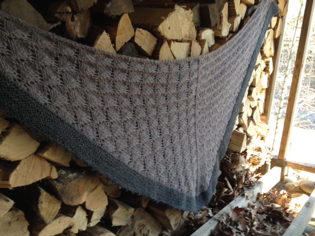 Lonely Tree shawl knit it Tamar Lustre DK. 